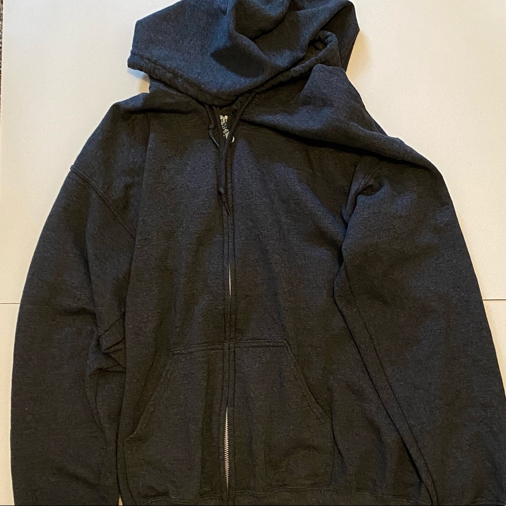 Grey hooded zip up jacket 🤍